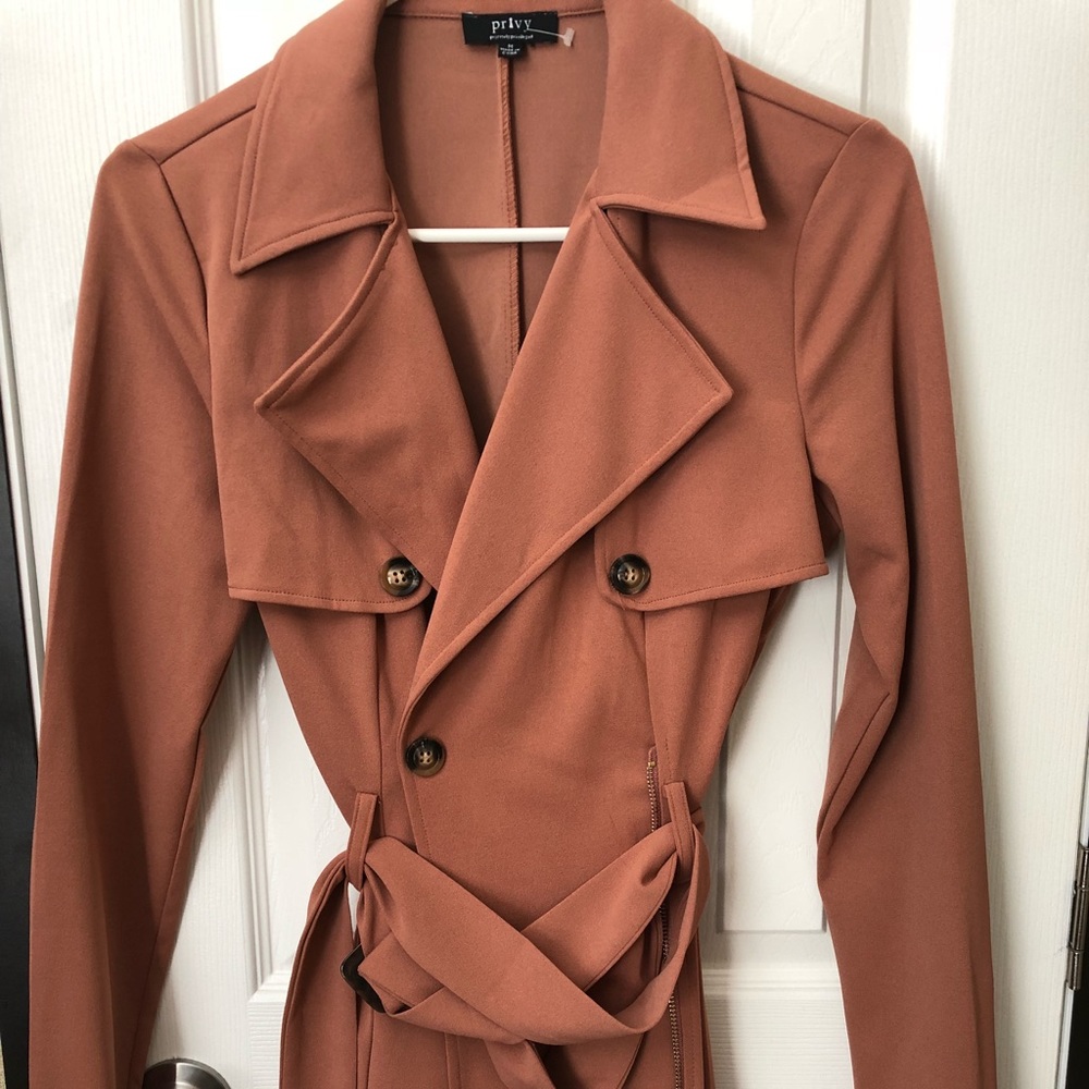 Super cute coat. I’ve only worn it once. Size M.